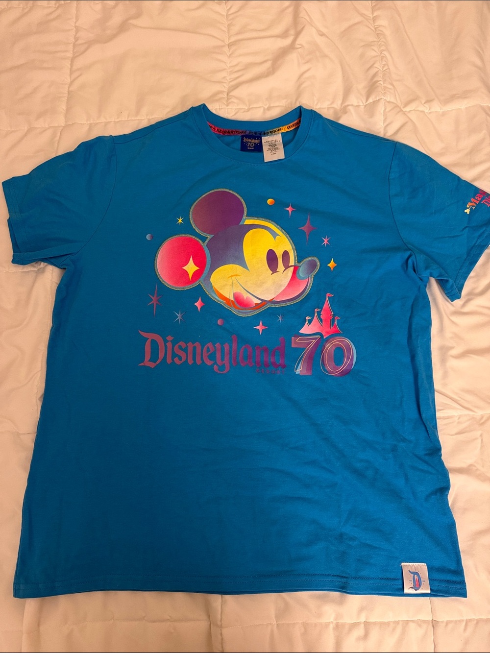 Disneyland 70th Anniversary Magic Key Exclusive Mickey Shirt Large NWOT
